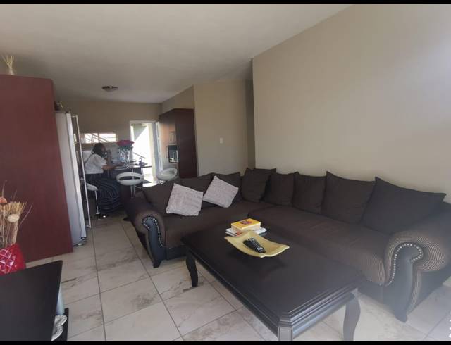 2 BEDROOM APARTMENT TO LET IN WATERVAL EAST